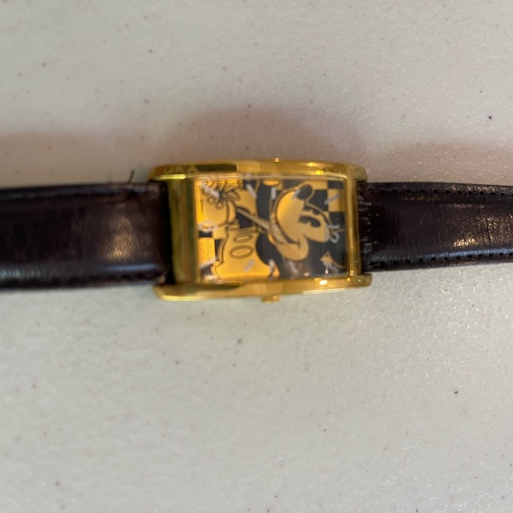 Vintage Rectangular Mickey Mouse Lorus Watch | Lorus V821-5020 R0 Quartz Watch - Picture 3 of 10
